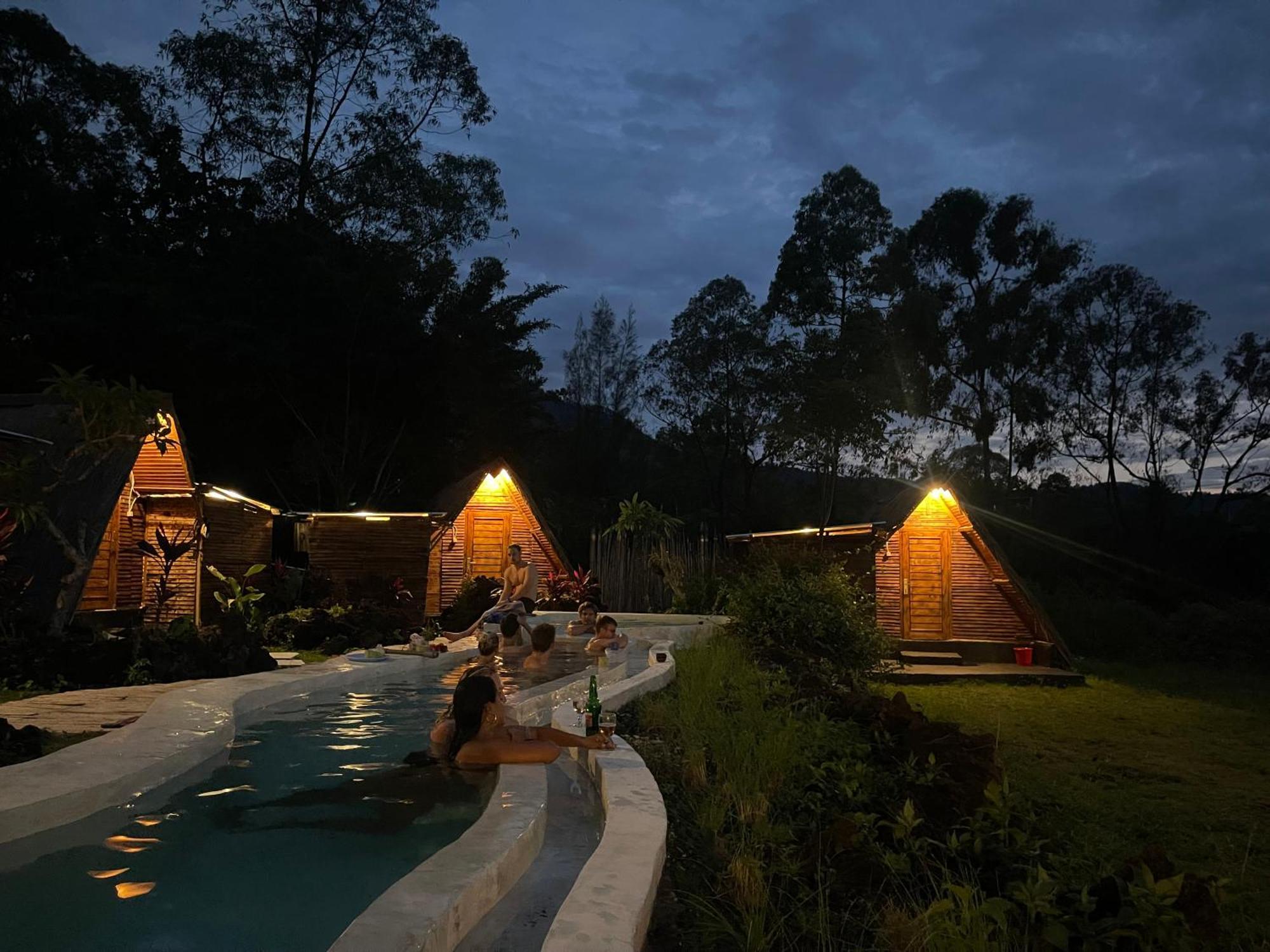فندق Triangular House And Hot Spring كوبوبانلوكان المظهر الخارجي الصورة