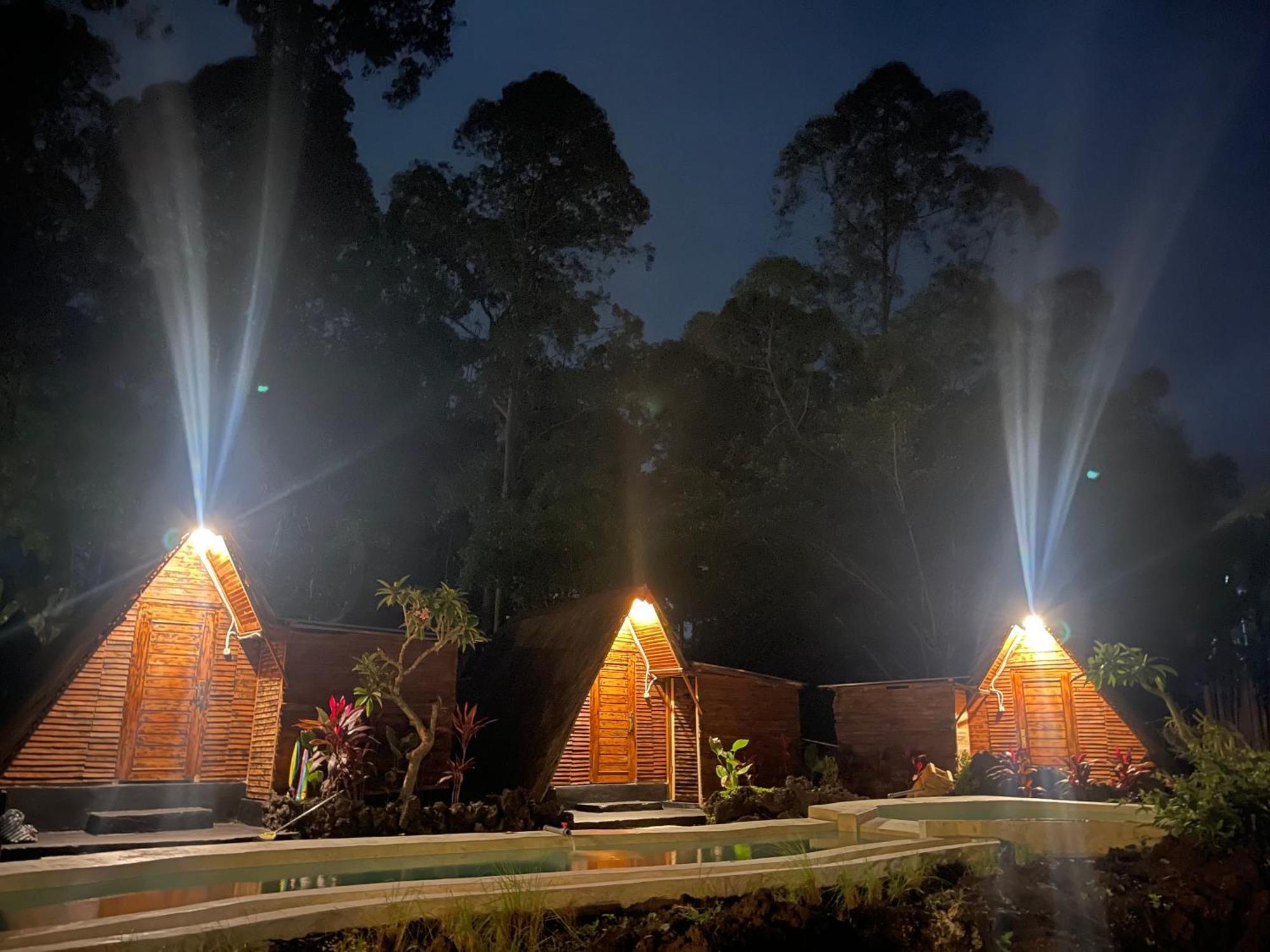 فندق Triangular House And Hot Spring كوبوبانلوكان المظهر الخارجي الصورة