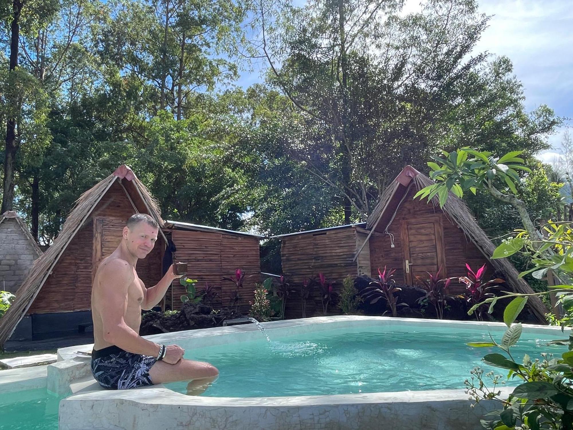 فندق Triangular House And Hot Spring كوبوبانلوكان المظهر الخارجي الصورة