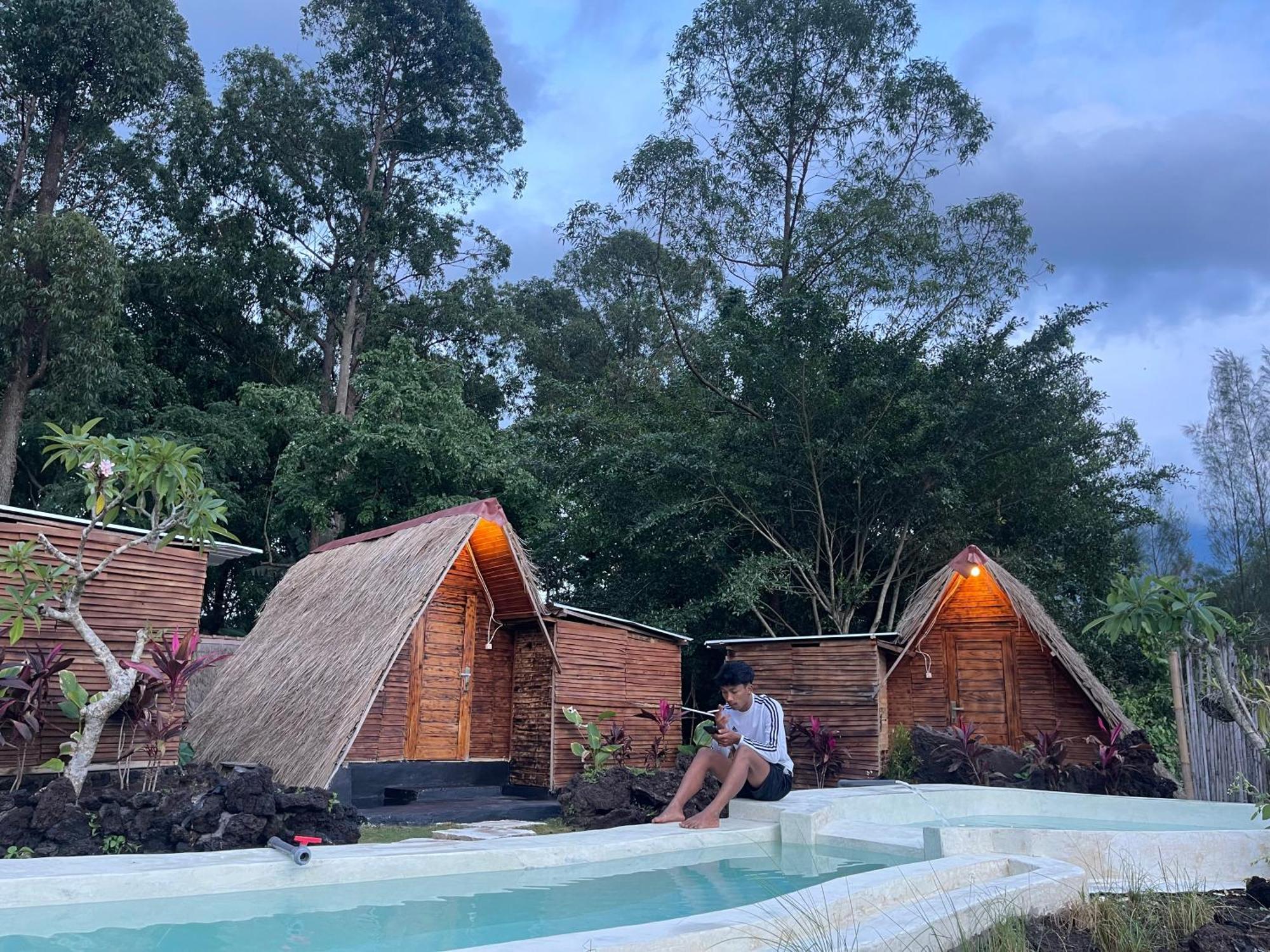 فندق Triangular House And Hot Spring كوبوبانلوكان المظهر الخارجي الصورة