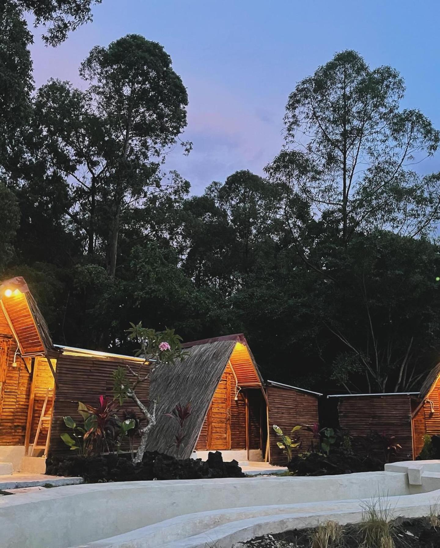 فندق Triangular House And Hot Spring كوبوبانلوكان المظهر الخارجي الصورة