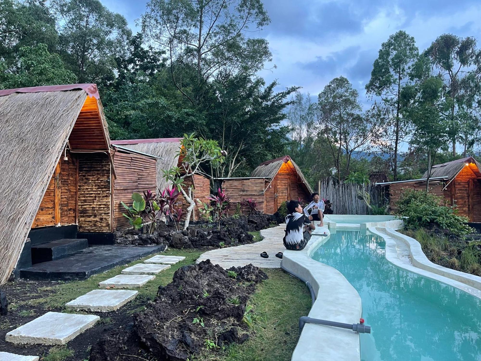 فندق Triangular House And Hot Spring كوبوبانلوكان المظهر الخارجي الصورة