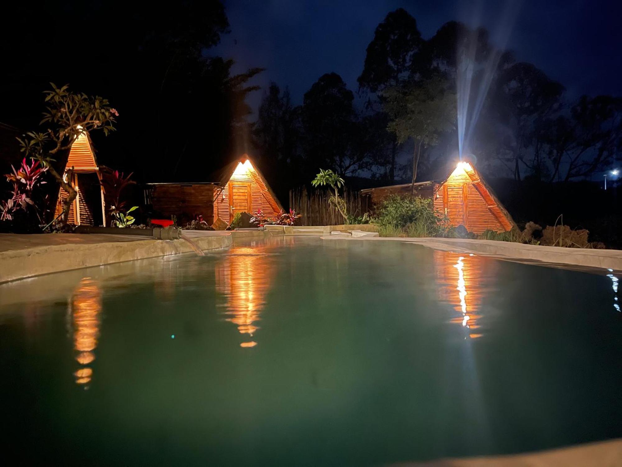 فندق Triangular House And Hot Spring كوبوبانلوكان المظهر الخارجي الصورة
